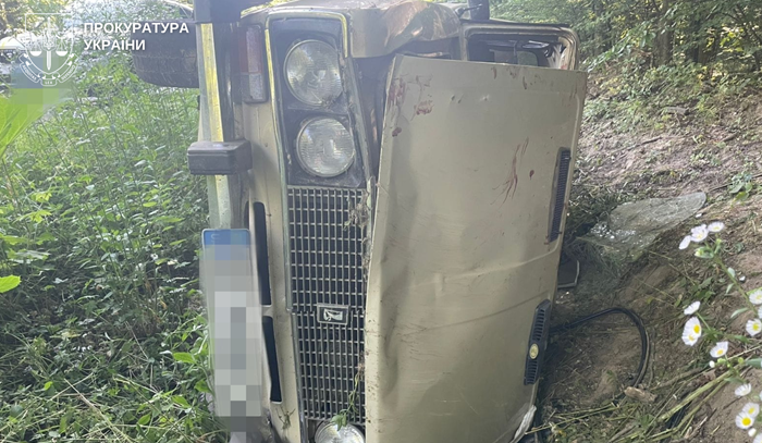 Злетів у кювет: на Хмельниччині п’яний водій без прав травмував пасажирку