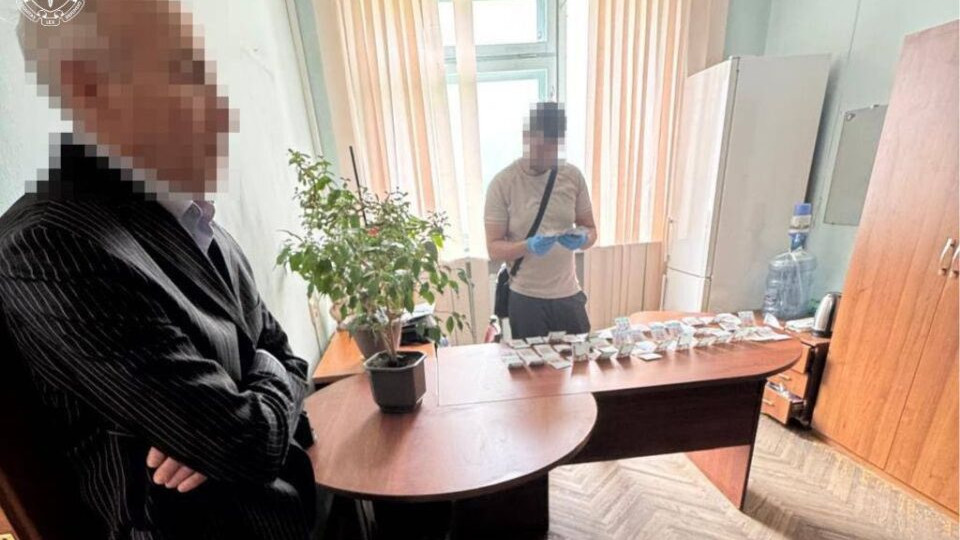 На Одещині судитимуть чиновника, який брав 100 тисяч за видачу дозвільних документів на ведення торгівлі