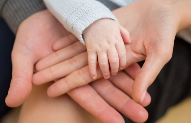 В Минюсте разъяснили нюансы получения нового свидетельства о рождении после усыновления