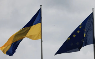 Bloomberg: В ЕС изучают возможности принимать решения квалифицированным большинством, чтобы обойти вето Венгрии