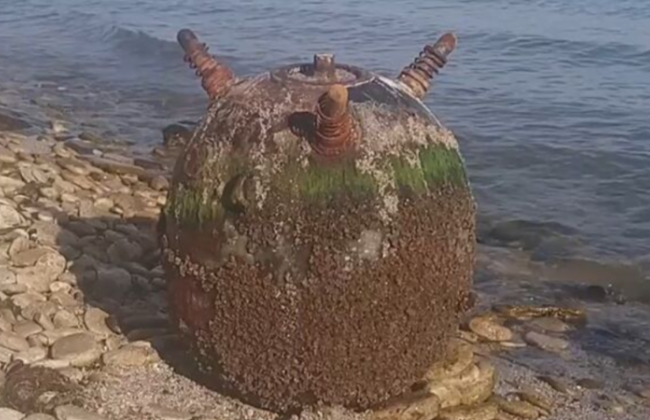 Возле побережья Одессы гражданское судно наткнулось на взрывное устройство – раздаются взрывы