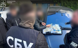 На Прикарпатье правоохранителя будут судить за продажу конфиденциальных данных из госреестров за $2000