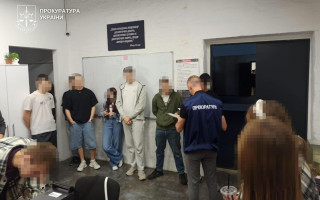 У Дніпрі викрили та припинили роботу 11 шахрайських кол-центрів, фото