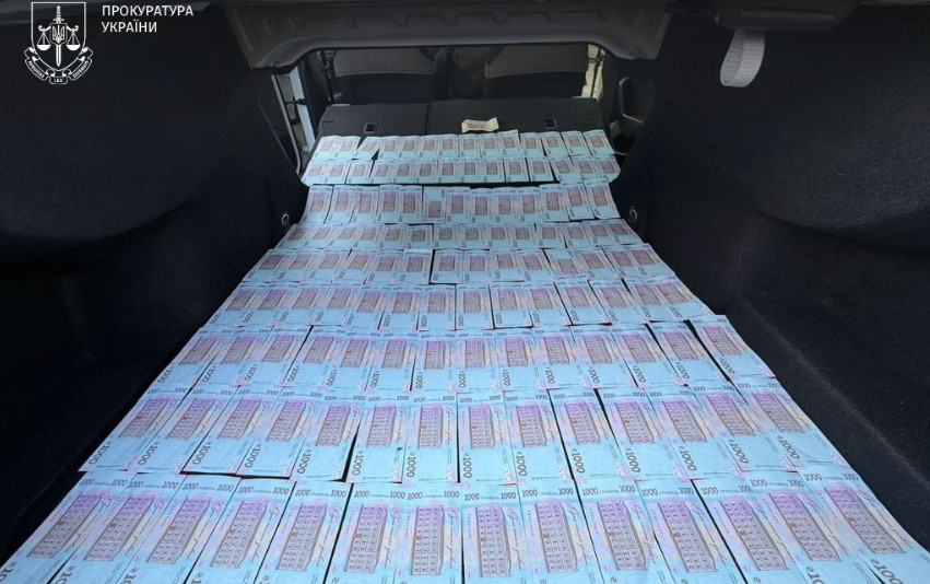 На Черкащині викрили ділків, які за 200 тисяч гривень обіцяли організувати виїзд чоловіка за кордон
