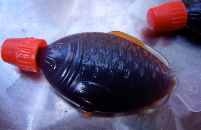 В Южной Австралии запретили пластиковые контейнеры для соевого соуса в форме рыбок