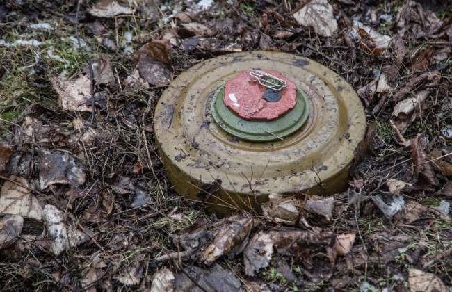 В Сумской области пенсионеры на мотоцикле подорвались на российской мине