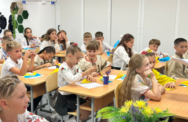 В Украине открылись 56 перемещенных школ, четыре из них – из Донецкой области