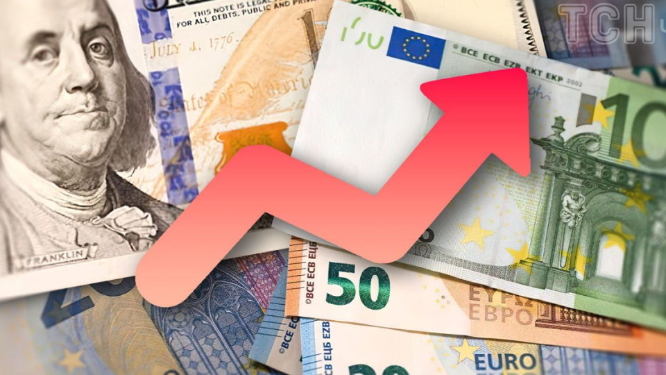 Українці в серпні активніше купували долари та євро – НБУ назвав цифри