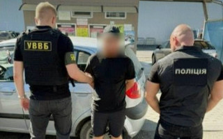 В Закарпатье мужчина требовал $6000 за услуги по переправке за границу и пытался подкупить пограничника