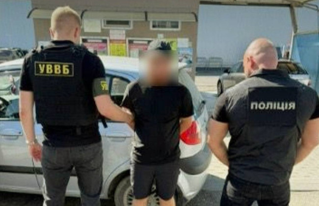 В Закарпатье мужчина требовал $6000 за услуги по переправке за границу и пытался подкупить пограничника