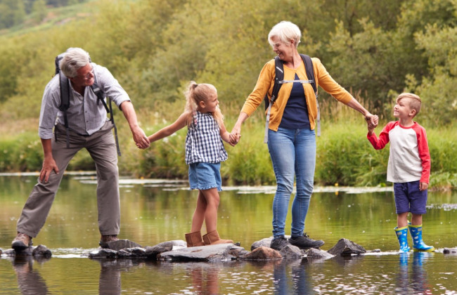 Защита права на общение с внуками – советы от Минюста