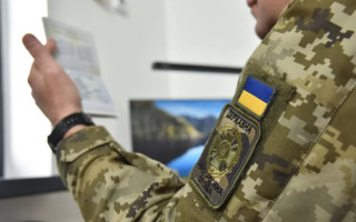 Пропуск жінок-депутаток місцевих рад на кордоні буде здійснюватися лише після оновлення баз даних