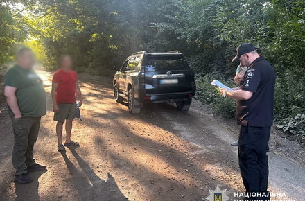 20 тысяч за «крышевание»: в Житомирской области двое мужчин требовали средства у блоггеров