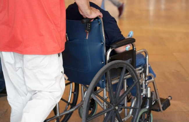 Суд отменил решение о назначении военнослужащего опекуном недееспособного дяди — детали дела