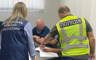 В Житомирской области трое дельцов за деньги ставили уклонистов на военный учет — брали по 500 долларов