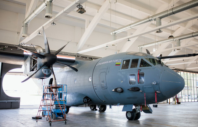 Літак із президентом Литви не міг приземлитися через підозру на дрон у повітряному просторі