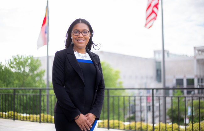 В США сенатор подала в суд через ИИ-рекламу с поддельным видео ее выступления