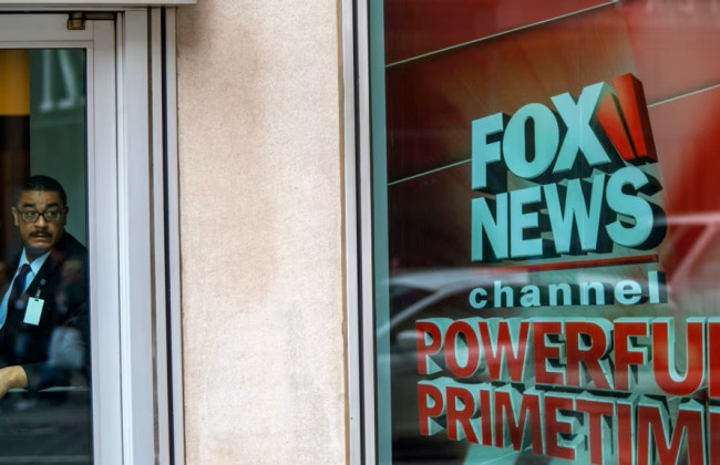 Новинна мережа Newsmax подала антимонопольний позов проти Fox News
