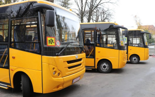 Правительство выделило 500 млн гривен на школьные автобусы для прифронтовых общин
