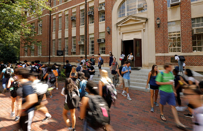 В США студенты выступили против закона, ограничивающего протесты в кампусах