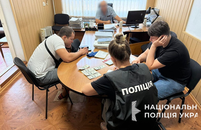 В Днепре разоблачили должностных лиц университета, требовавших $2500 за поступление