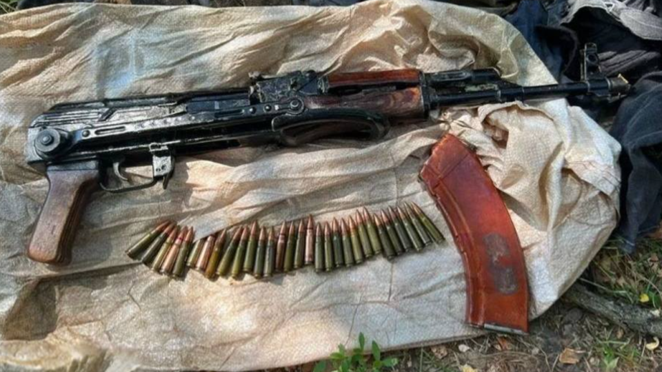 У Чернігові судитимуть в’язня СІЗО, який продавав зброю та боєприпаси