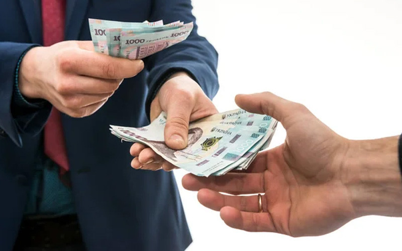 Податківці пояснили, у якій формі мають повертатися кошти покупцям за товар