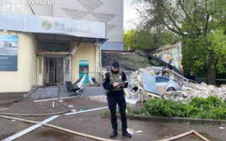 У Чернігові засудили двох чоловіків, які підірвали банк, намагаючись викрасти 5,5 млн грн