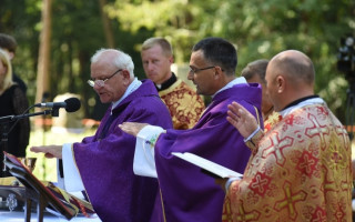 На Тернопільщині перепоховали останки, віднайдені під час пошукових робіт у Пужниках
