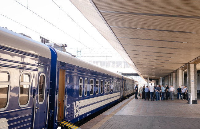 Укрзализныця меняет маршруты поездов и вводит автобусы из-за повреждения инфраструктуры