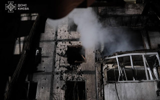 Обстрел Киева — патрульные показали первые минуты после удара, видео