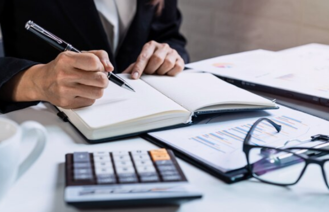 Налоговая объяснила, имеет ли право ФЛП быть одновременно наемным работником