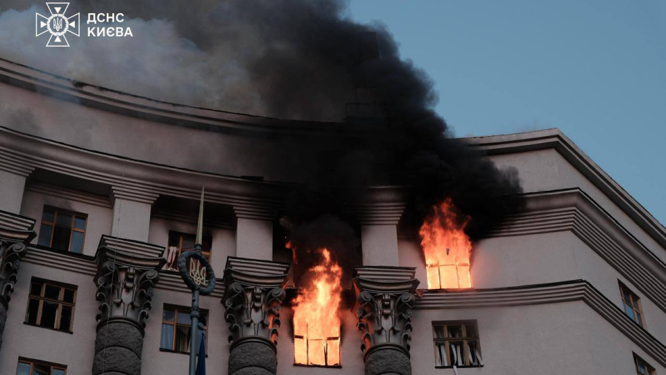 Керівник ОП Андрій Єрмак заявив, що росіяни атакували будівлю Кабміну ракетою «Іскандер»