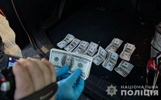 На Київщині військовослужбовці шукали клієнтів через інтернет, щоб переправити їх за кордон за $8 тисяч