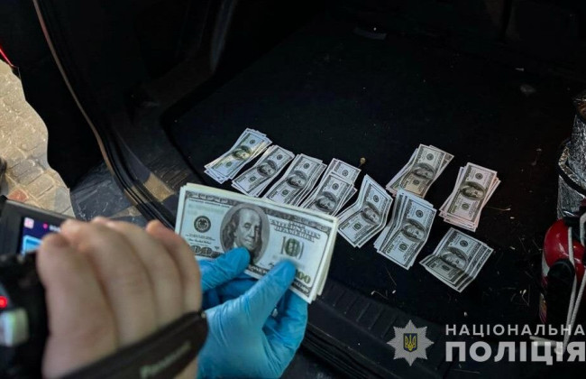 В Киевской области военнослужащие искали клиентов через интернет, чтобы переправить их за границу за $8 тысяч