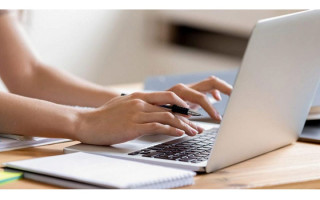 Що обов’язково має бути в трудовому договорі з домашнім працівником — нагадування Держпраці