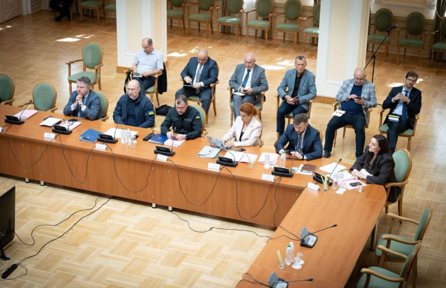 Правительство упростило бронирование кадров для предприятий в зонах боевых действий и ОПК