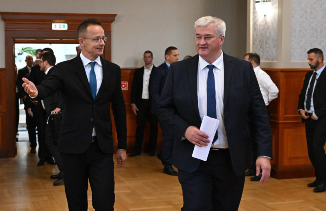 Сийярто анонсировал встречу с главой МИД Украины Сибигой в Будапеште