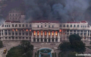 Парламент Непала сожгли дотла – видео