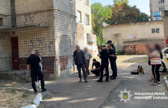 В Одессе задержали женщину, которая выбросила новорожденного ребенка из окна общежития