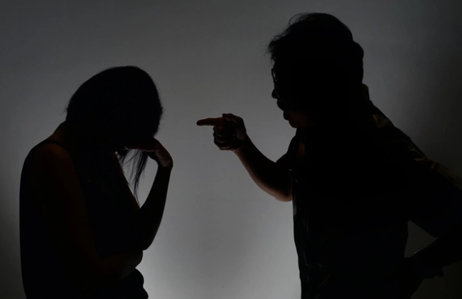 Издевался над экс-женой — апелляционный суд обязал мужчину пройти программу для обидчиков