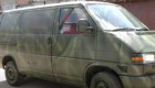 Заблокували авто, вибили скло та спустили колеса — у Луцьку натовп пошкодив службову машину ТЦК