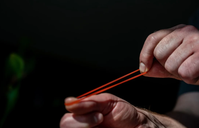 В Китае создали материал, превращающий тепло тела в электроэнергию