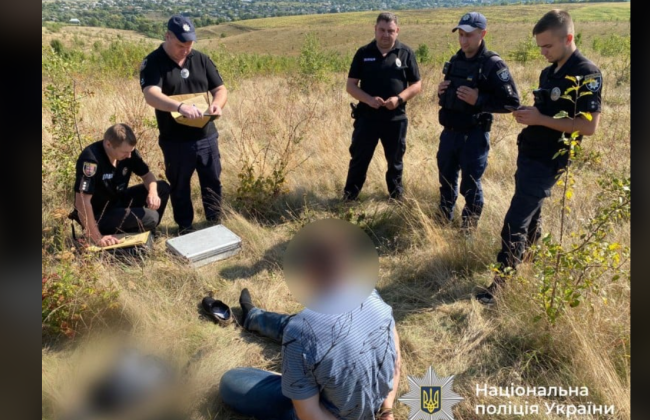 Убийство двух учеников в Винницкой области: полиция объявила подозрение бывшему учителю детей