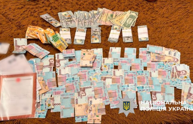 В Полтавской области задержали должностное лицо ВЛК, которое за $5 тысяч обещало помочь с оформлением инвалидности