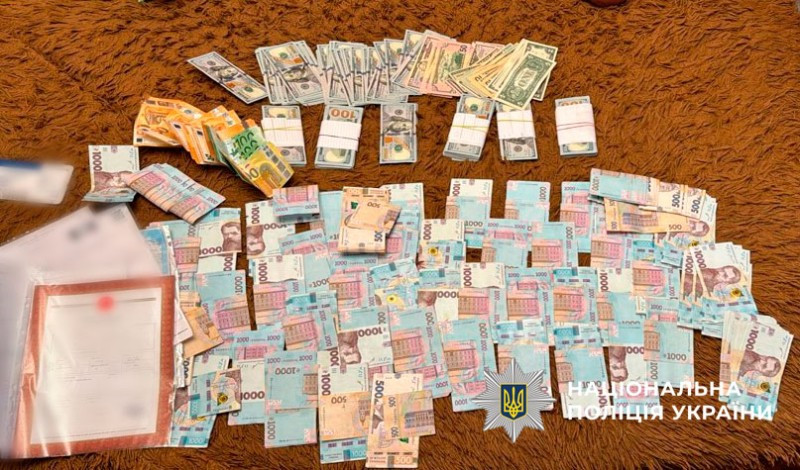 На Полтавщині затримали посадовця ВЛК, який за $5 тисяч обіцяв допомогти з оформленням інвалідності