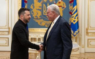 Зеленский в шутку сравнил Келлога с ПВО и предложил ему гражданство и квартиру