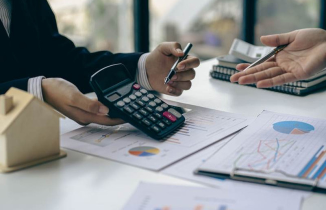 Налоговая объяснила, является ли аванс по заработной плате базой для начисления ЕСВ