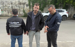 На Львівщині судитимуть керівника громадської організації, який вимагав $10 тисяч за фейкову інвалідність