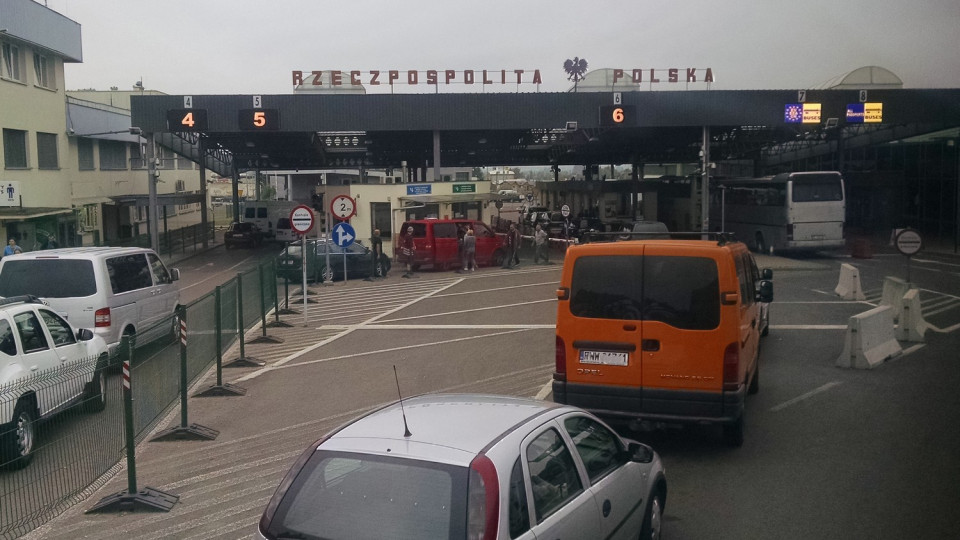 Після дозволу виїзду за кордон чоловіків до 23 років, у Польщі зафіксували різке зростання в’їздів з України